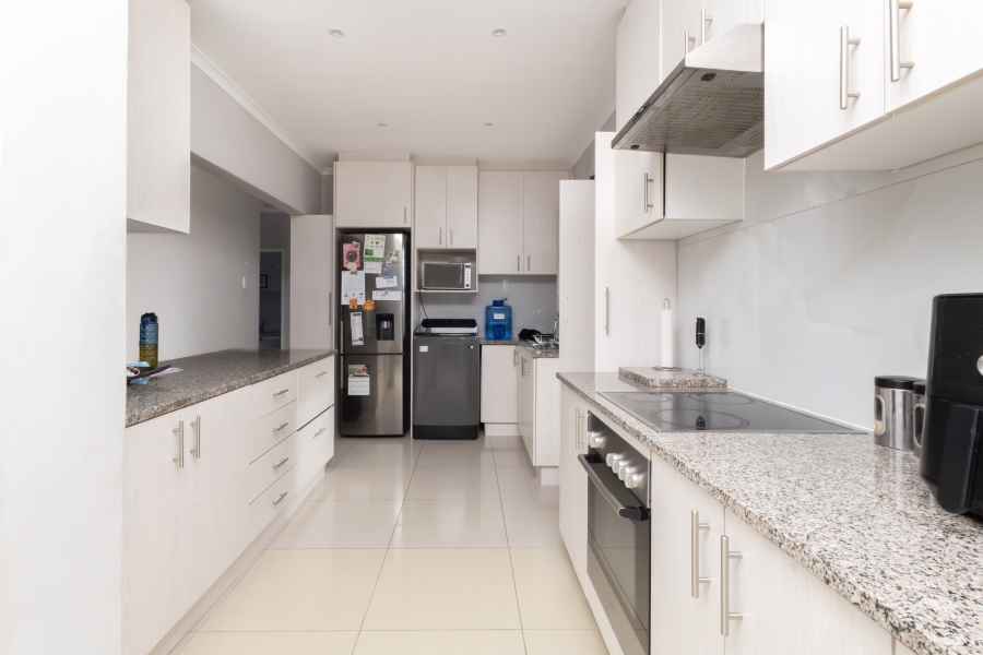 3 Bedroom Property for Sale in Sanddrift Western Cape